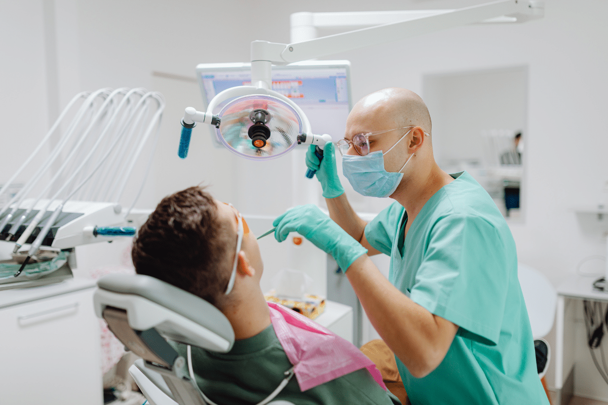 Get expert advice from our dentist in Bowling Green on how to handle dental emergencies.